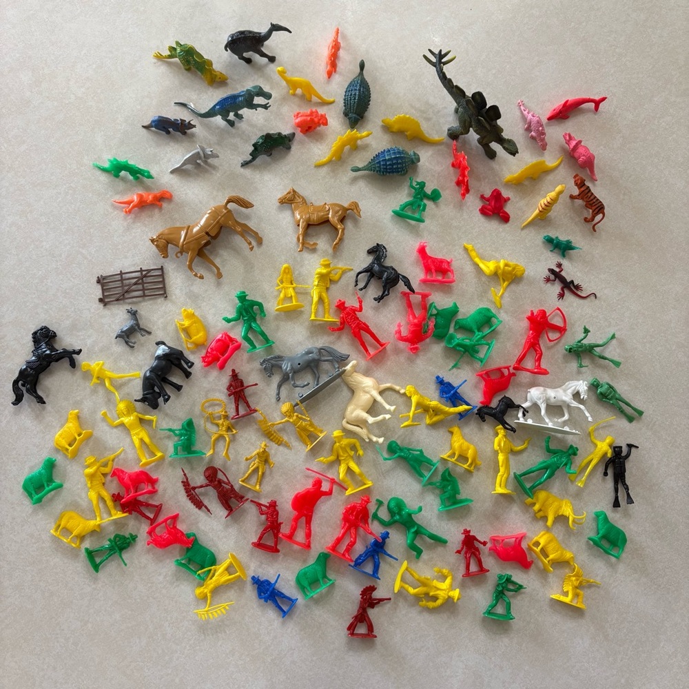 Vintage Mixed Lot of 60 Cowboys Indians Western Plastic Figures plus Dinosaurs